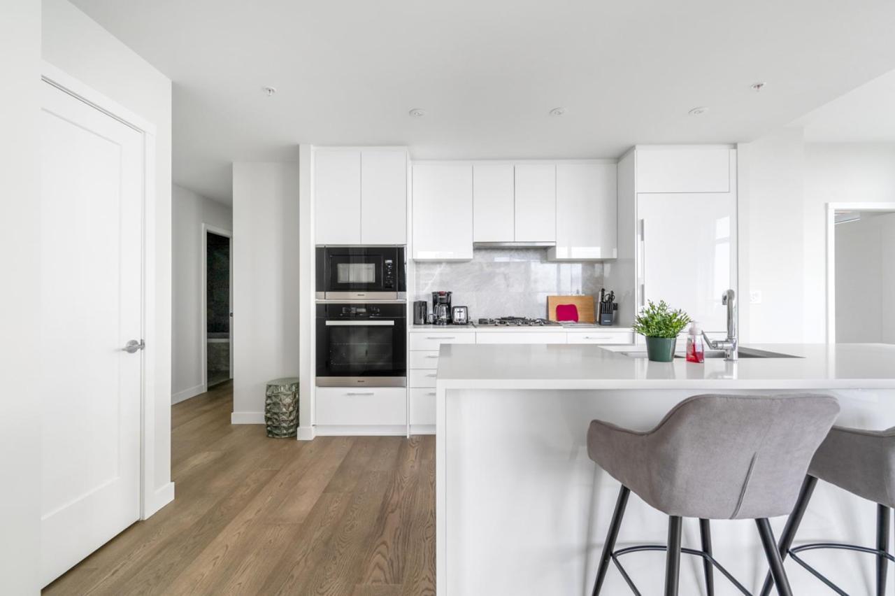 Urban Oasis: Stylish Apartment Retreat At Ubc Vancouver Esterno foto