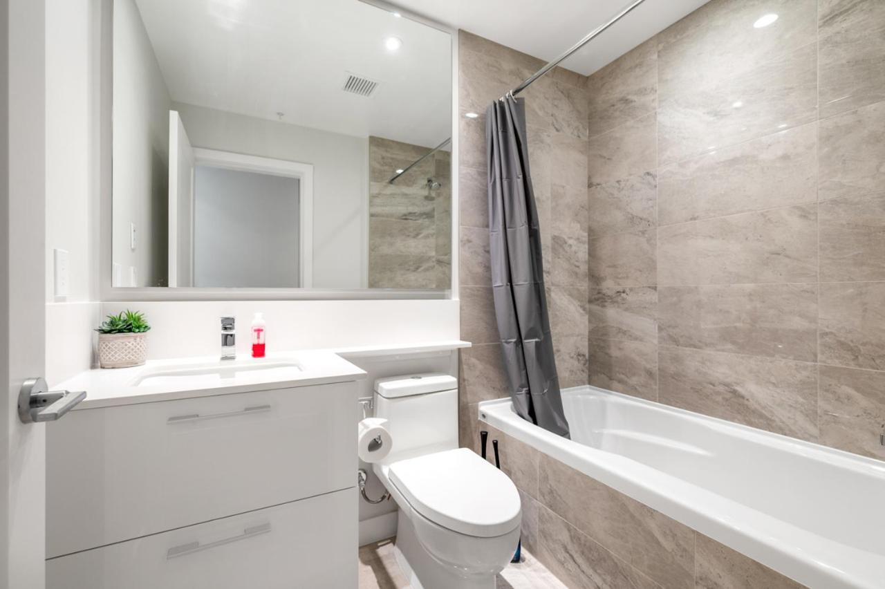 Urban Oasis: Stylish Apartment Retreat At Ubc Vancouver Esterno foto