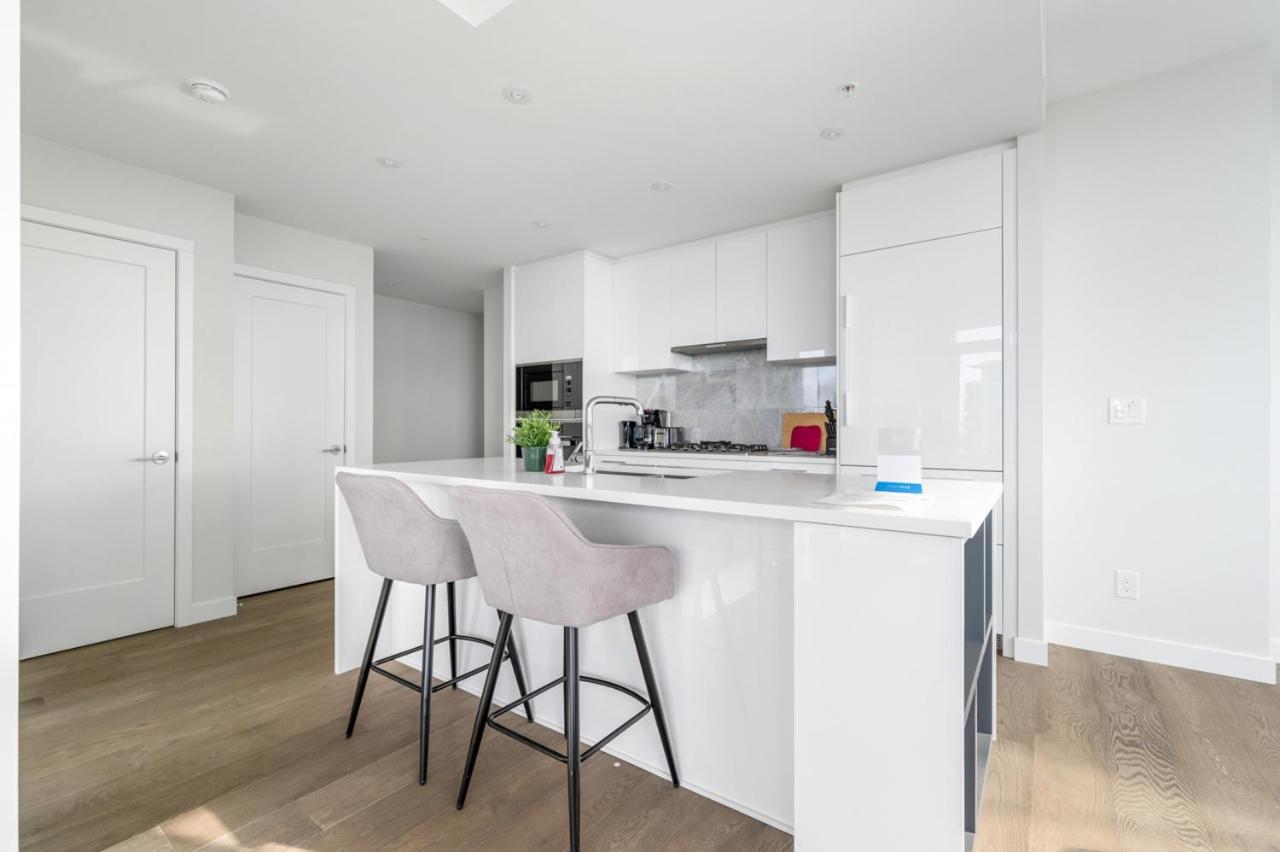 Urban Oasis: Stylish Apartment Retreat At Ubc Vancouver Esterno foto